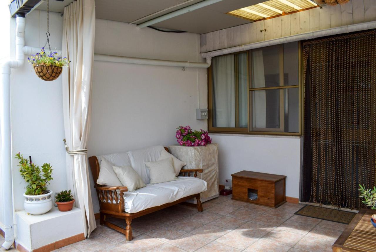 La Casa Del Carrubo Villa Каляри Екстериор снимка