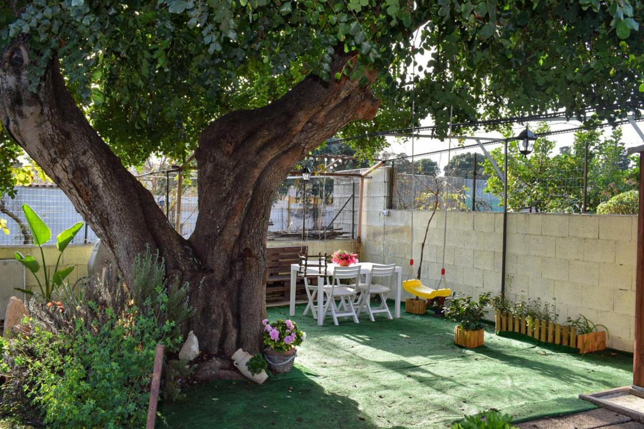 La Casa Del Carrubo Villa Каляри Екстериор снимка